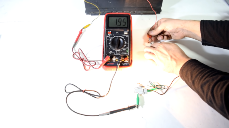 How to Use a Multimeter for Beginners - How to Measure Voltage, Resistance, Continuity and Amps 7-11 screenshot