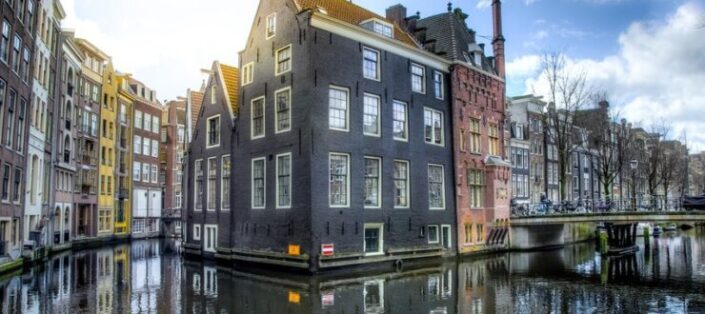 A complete guide to the neighborhoods of Amsterdam